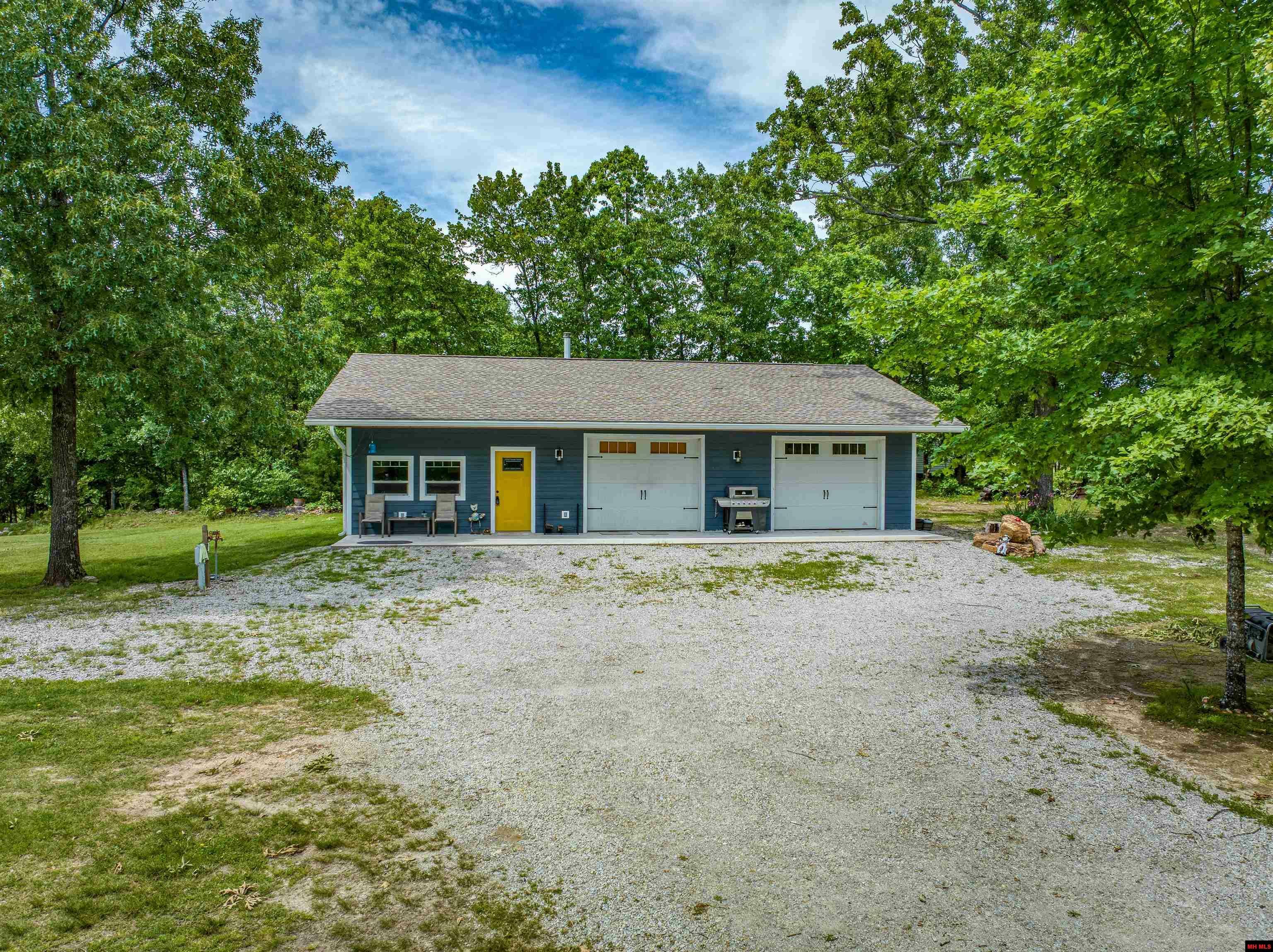 Property Photo: 6913 Hwy 5 South AR 72653