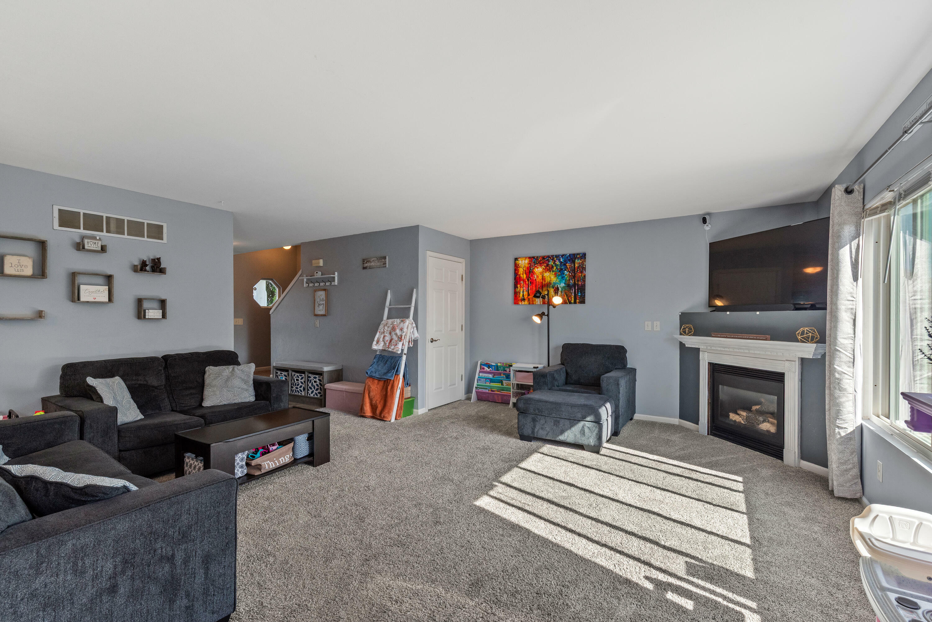 Property Photo: 1103 Autumn Dr WI 53090