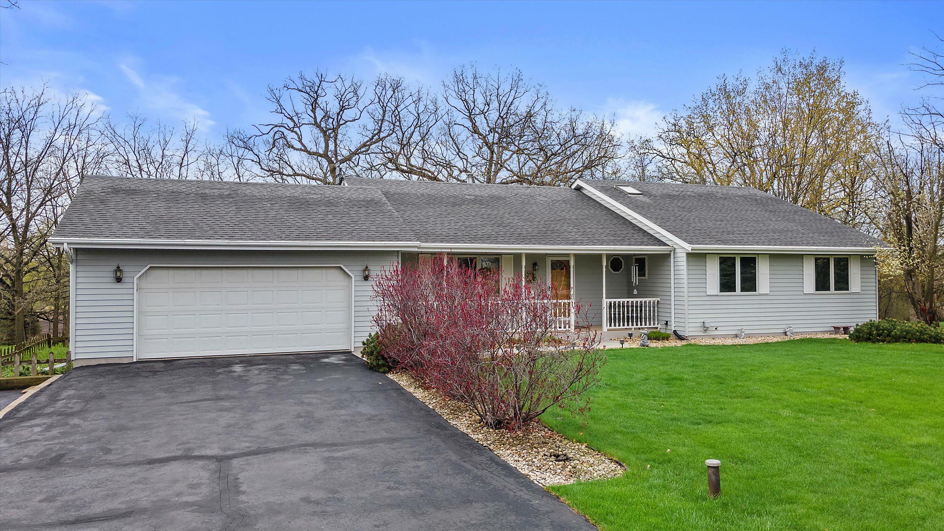 Property Photo: 26021 Deer Ridge Trl WI 53185