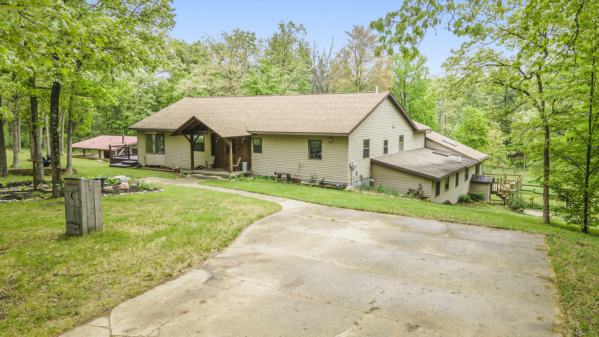 Property Photo: 1977 E 40th Street MI 49349