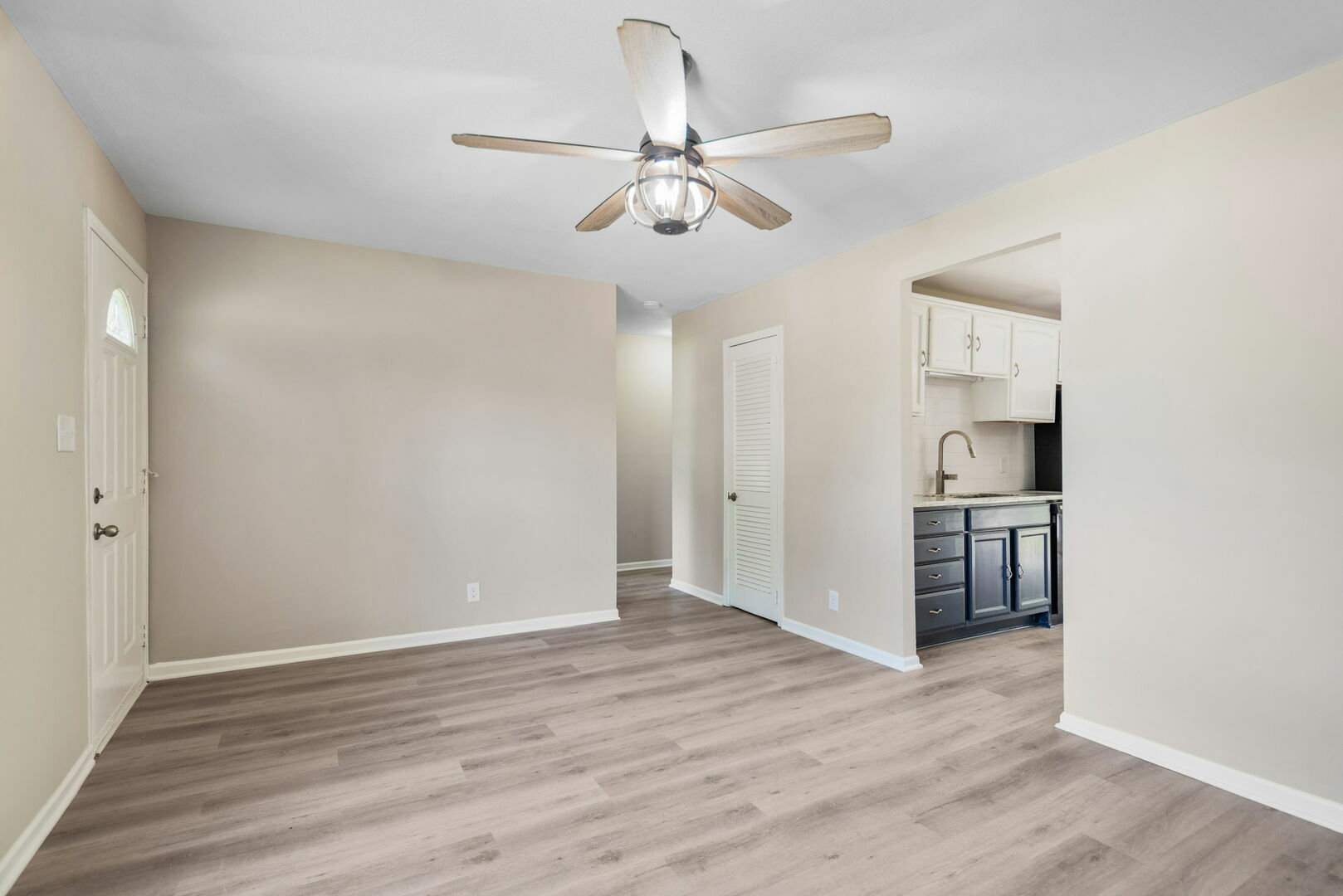 Property Photo: 204 N Irvine Road IL 60910