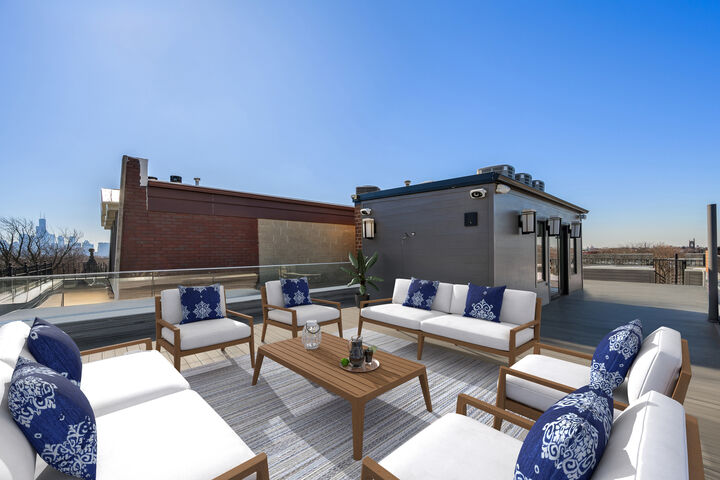 Property Photo: 2054 N Mohawk Street IL 60614