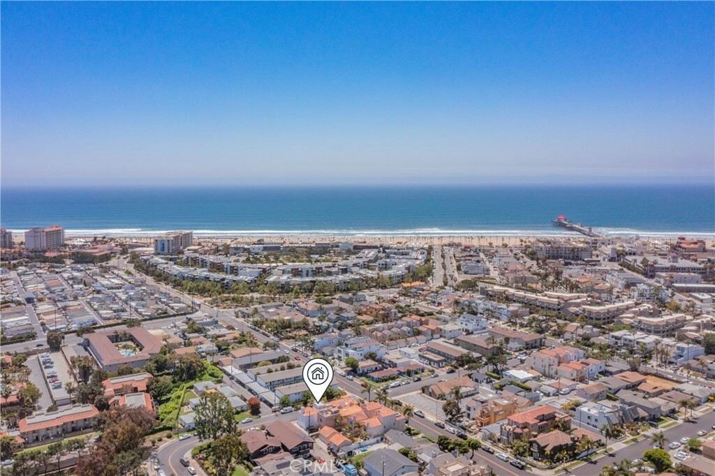 Property Photo: 302 Huntington Street CA 92648