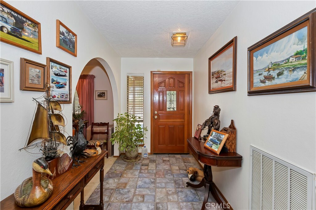 Property Photo:  20407 Eyota Lane  CA 92308 
