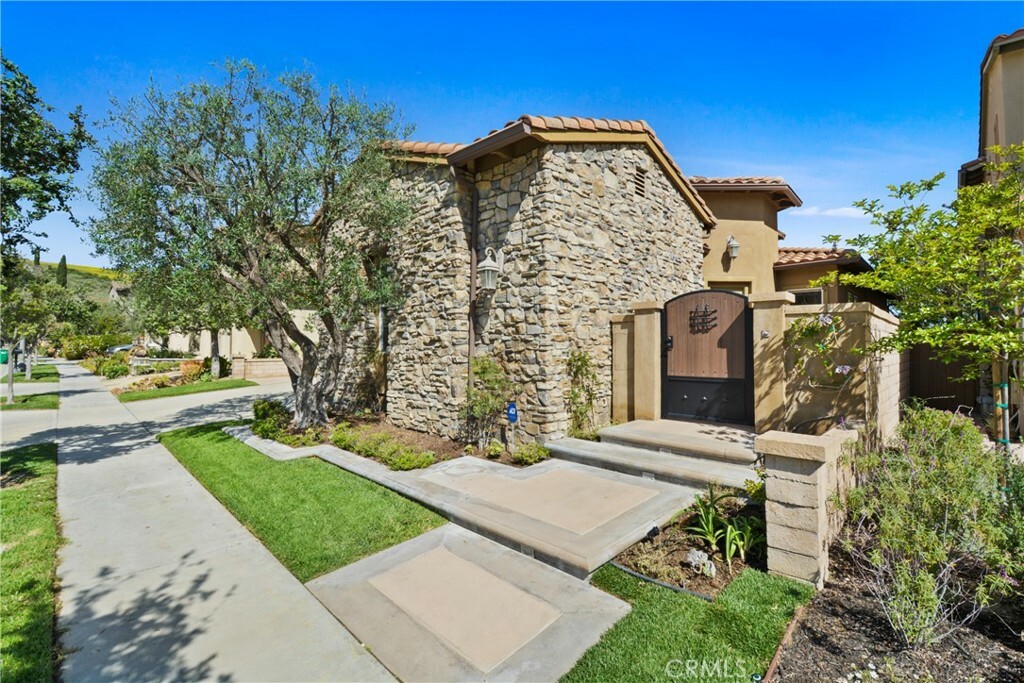 Property Photo: 115 Capeberry CA 92603