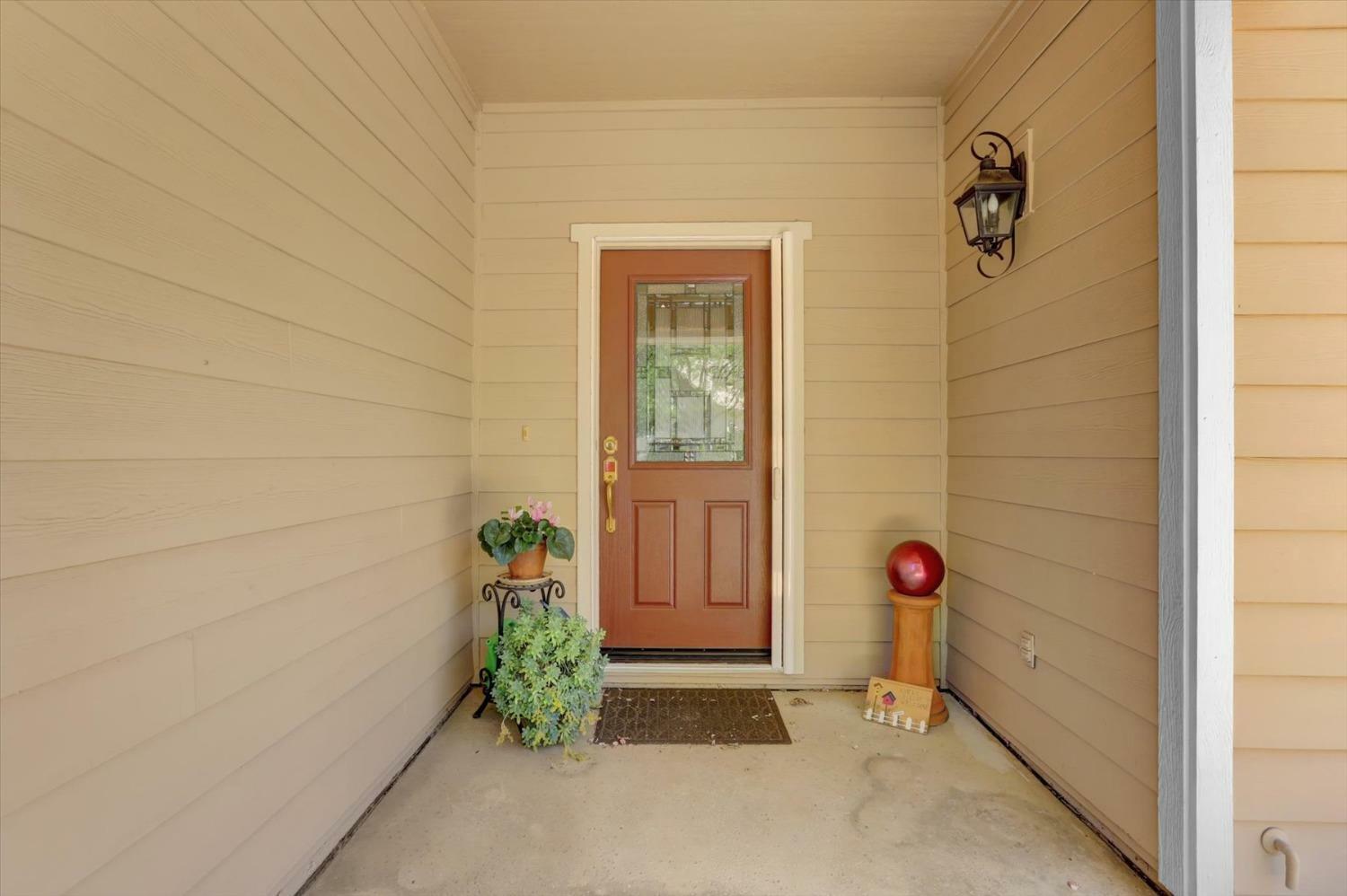 Property Photo: 142 Sparrow Circle CA 95945