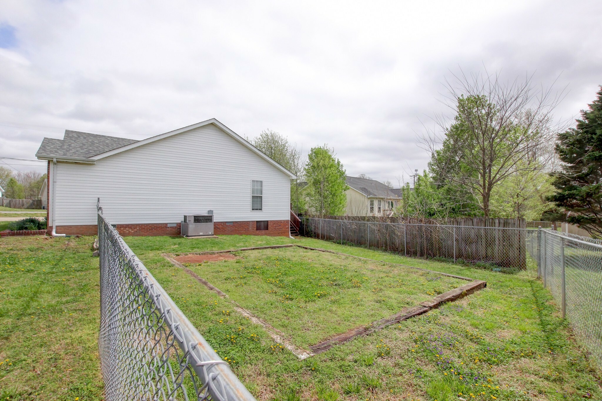 Property Photo: 426 Faulkner Dr TN 37042