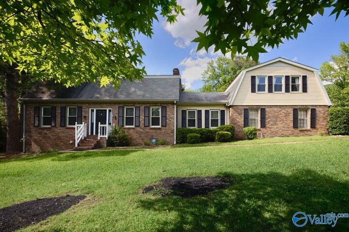 Property Photo:  2614 Vista Drive SE  AL 35803 