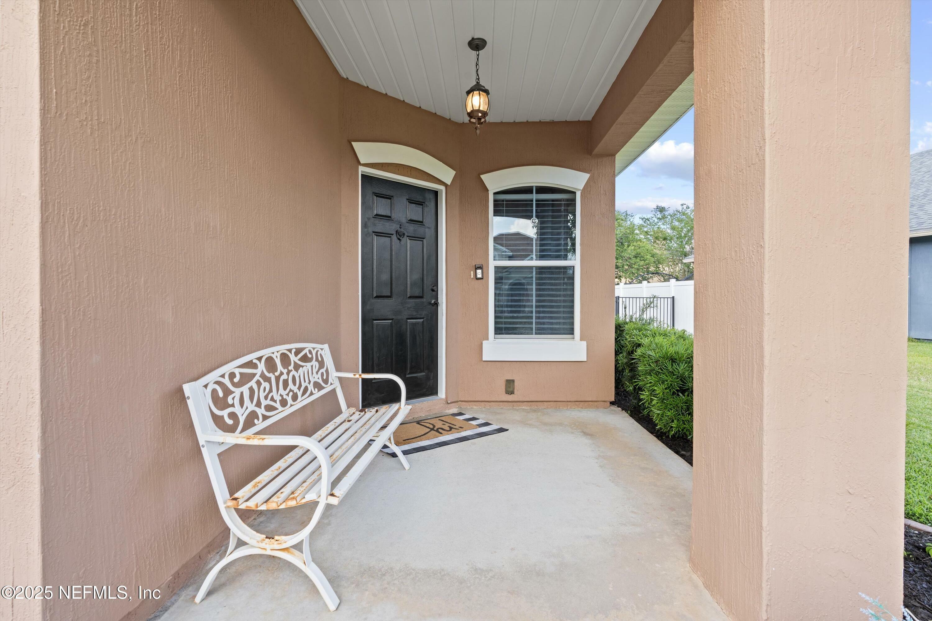 Property Photo: 916 Las Navas Place FL 32092