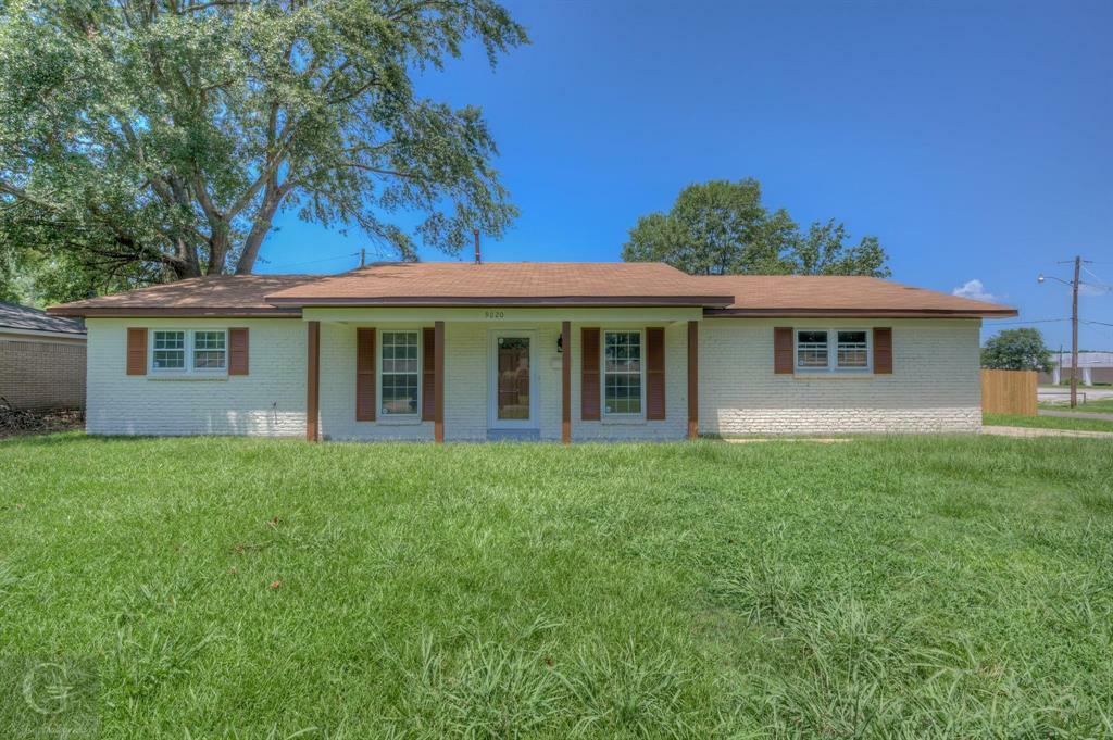 Property Photo: 9020 Avalon Drive LA 71118