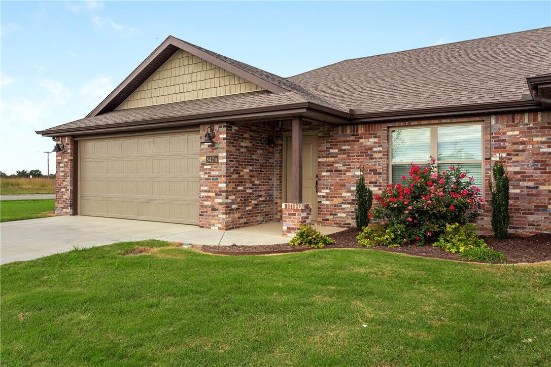 Property Photo:  124 Fall Avenue  AR 72719 