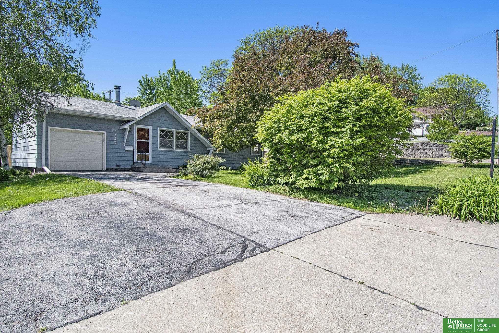 8525 Parker Street  Omaha NE 68114 photo