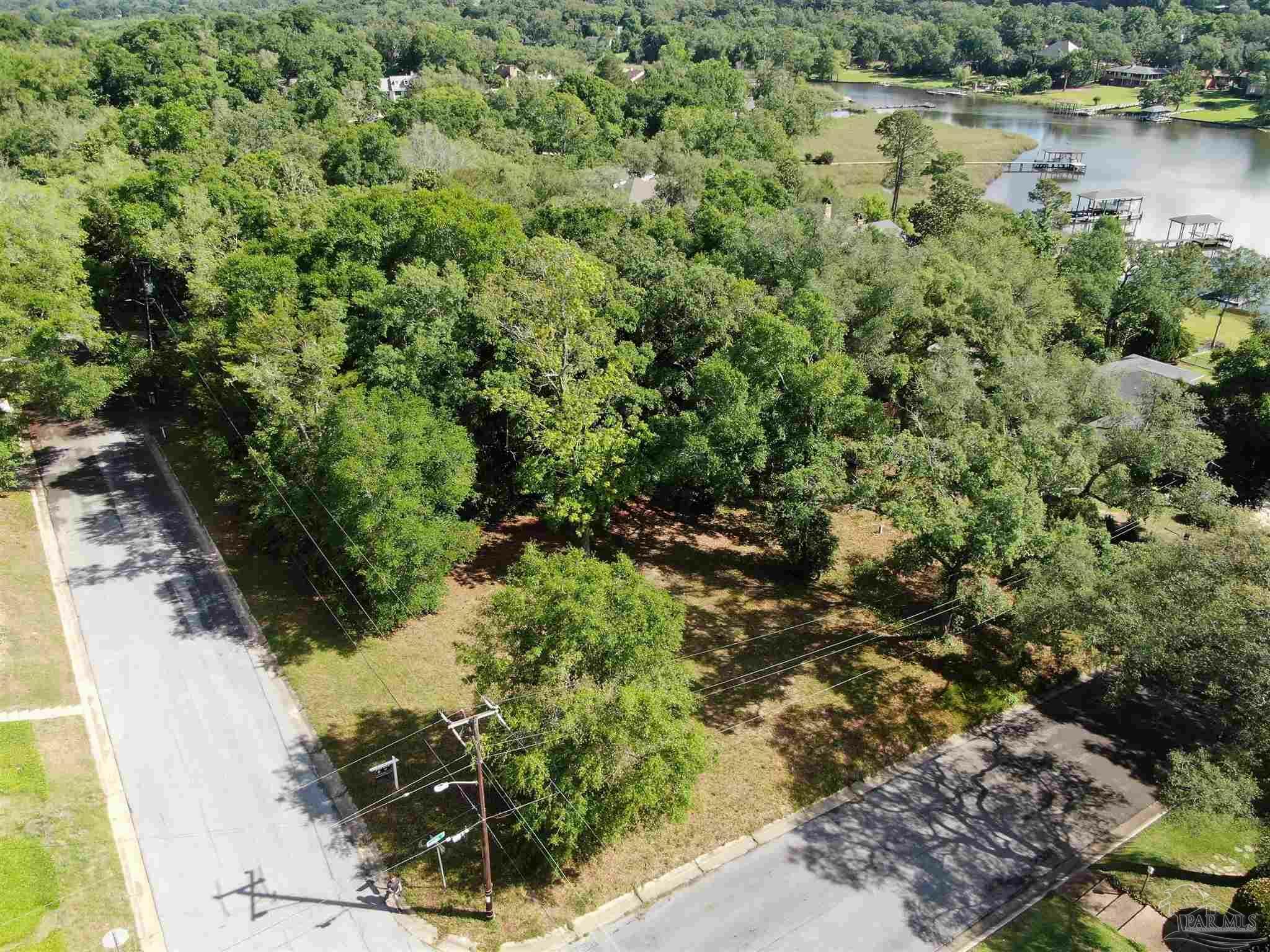 Property Photo: 600 Blk Gamarra Rd FL 32503
