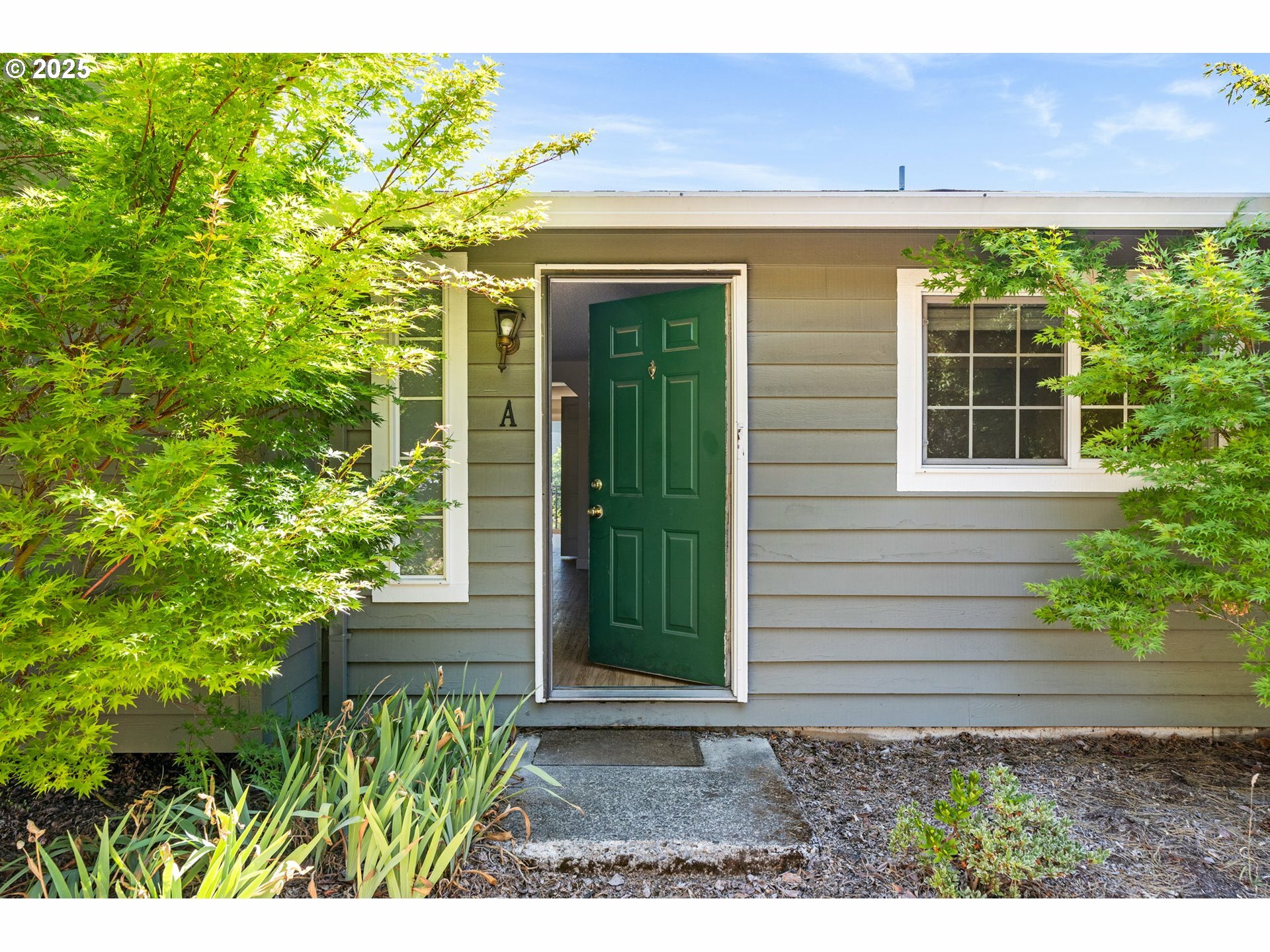 Property Photo: 6654 SW Capitol Hwy OR 97219