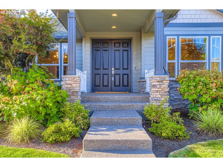 Property Photo: 1114 S 6th Way WA 98642