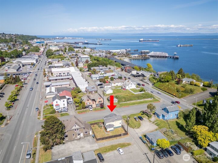 Property Photo: 109 N Vine WA 98362