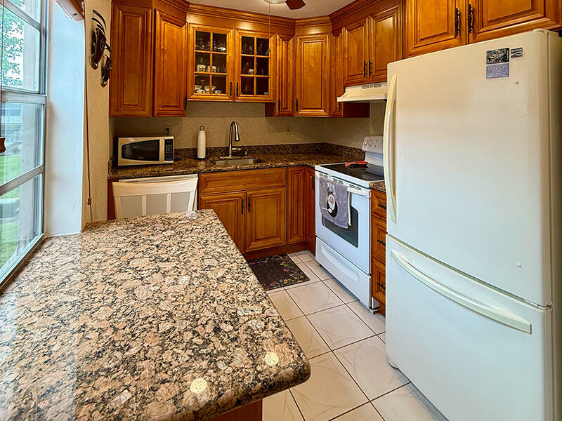 Property Photo: 380 Piedmont H 380 FL 33484
