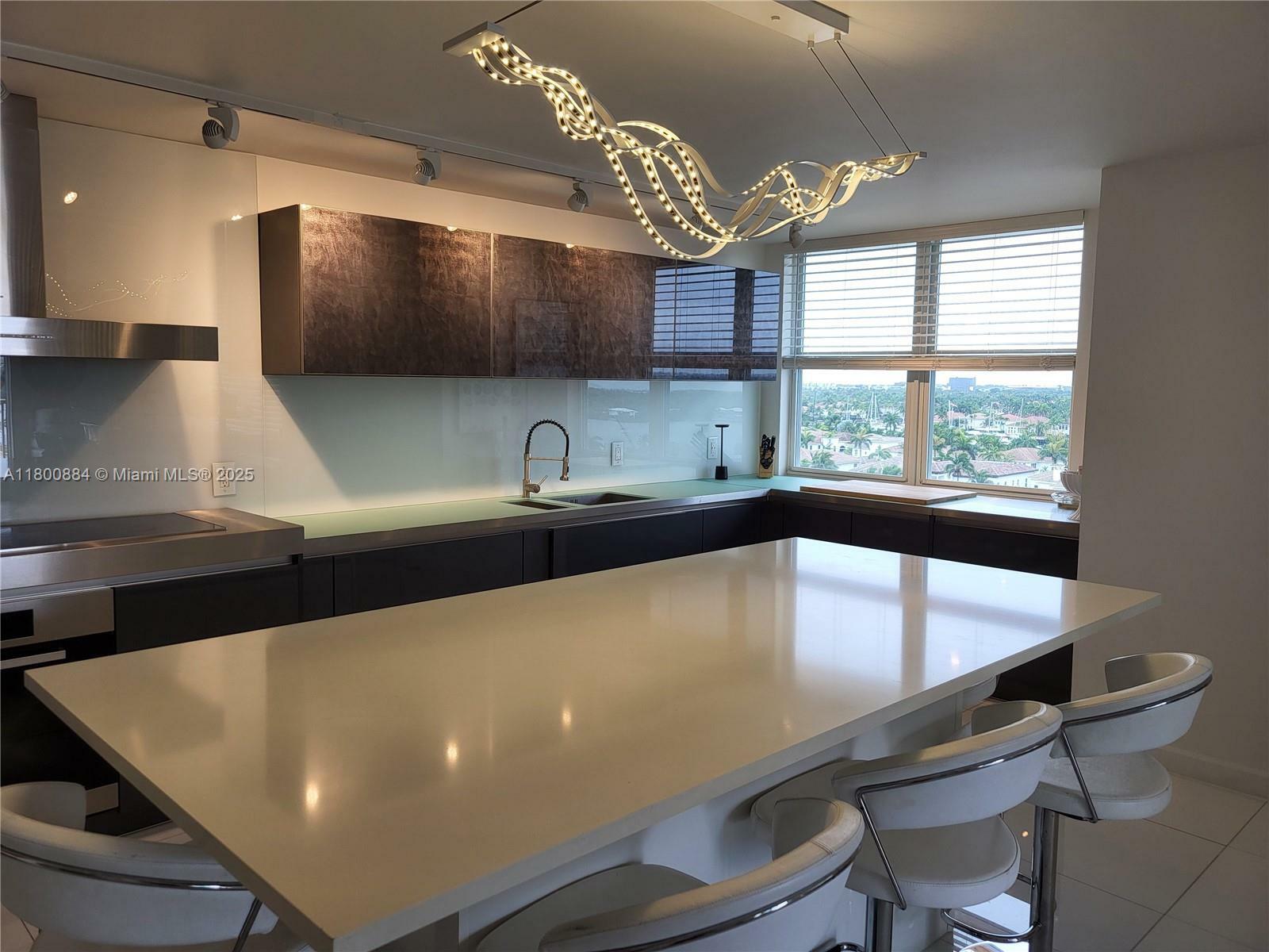 Property Photo: 1401 S Ocean Dr Ph1 FL 33019