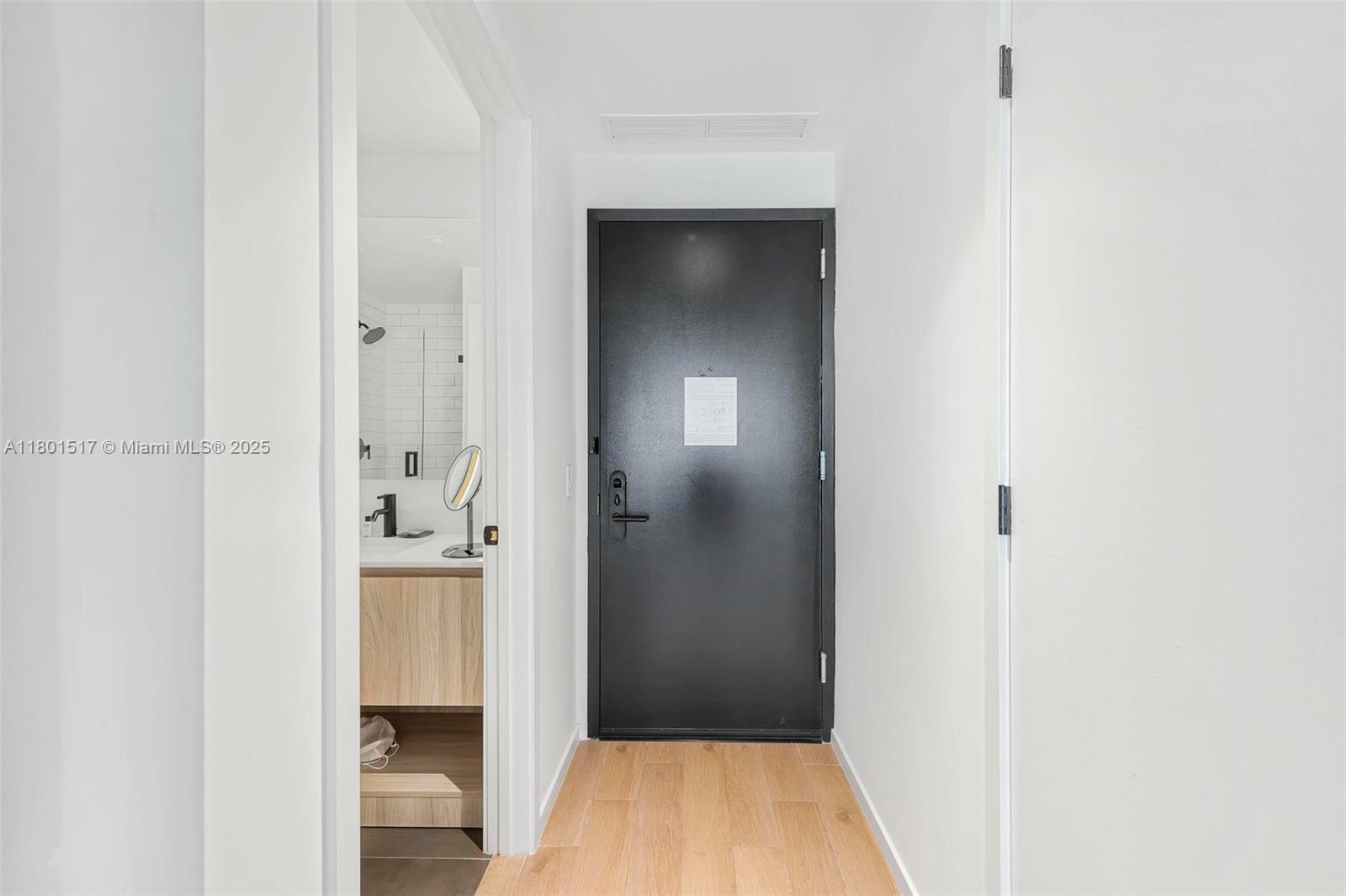 Property Photo: 398 NE 5th St 4105 FL 33132