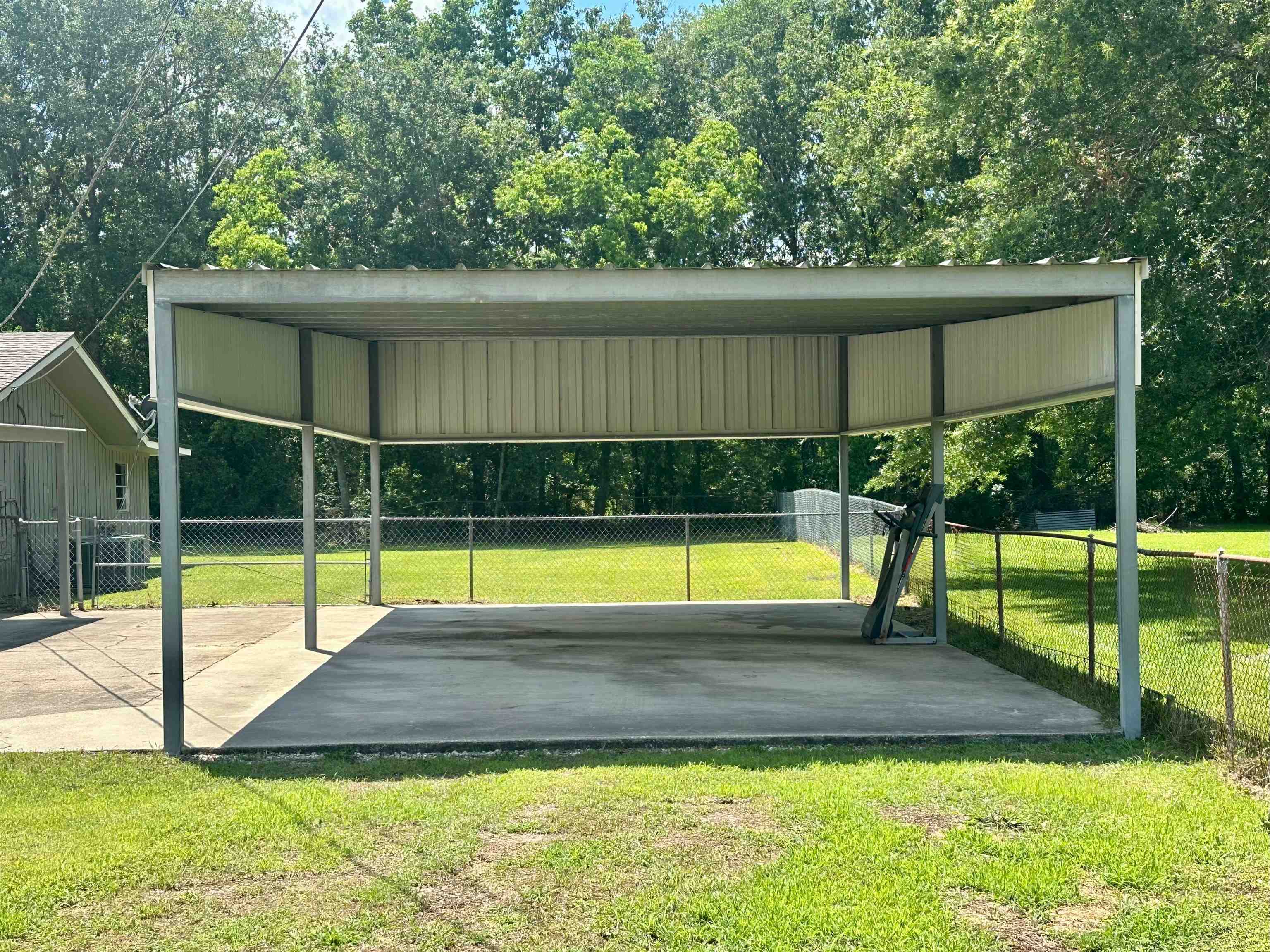 Property Photo: 3605 Lawn Oak Dr. TX 77632-5213