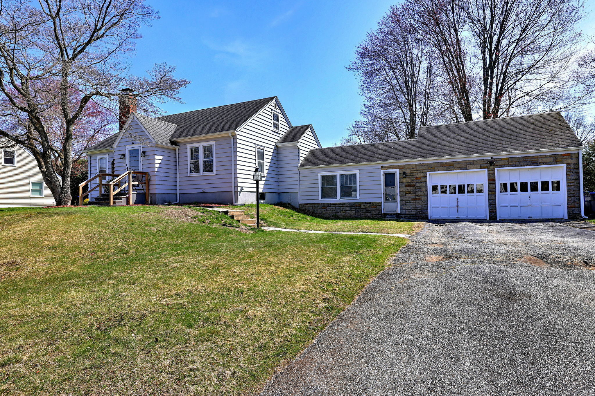 Property Photo: 35 Sunnyridge Parkway CT 06611