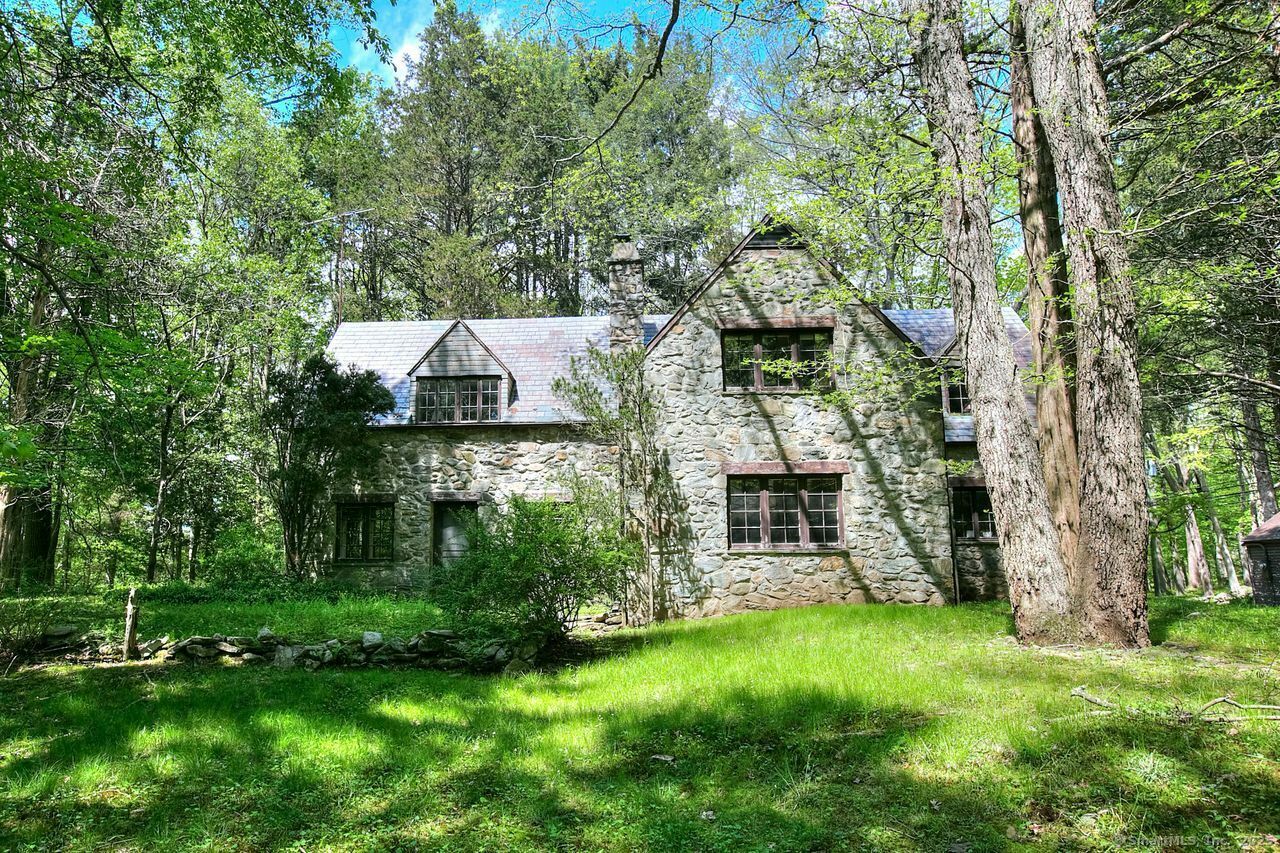 Property Photo: 281 Bayberry Lane CT 06880