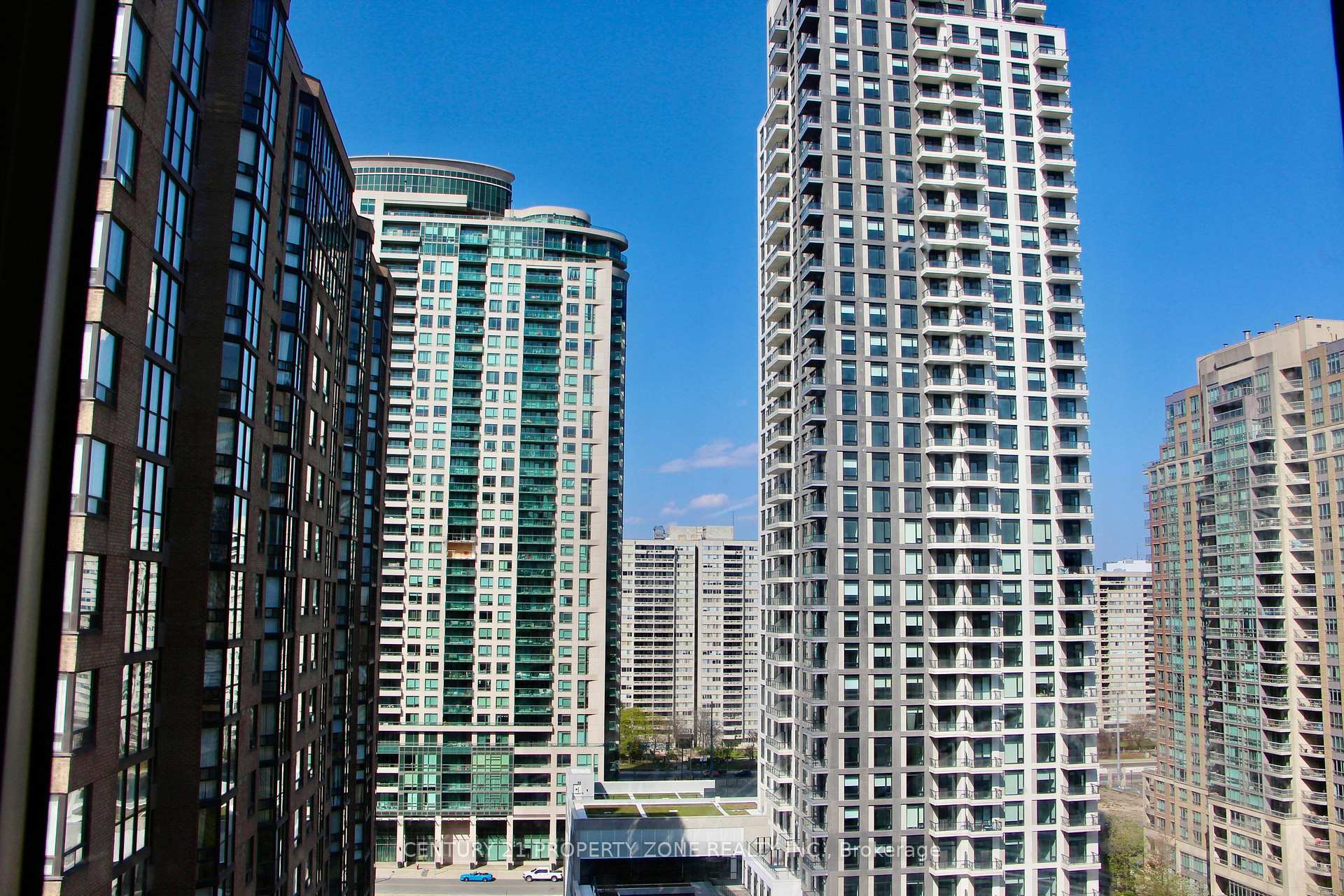 Property Photo: 285 Enfield Place 1410 ON L5B 3Y6