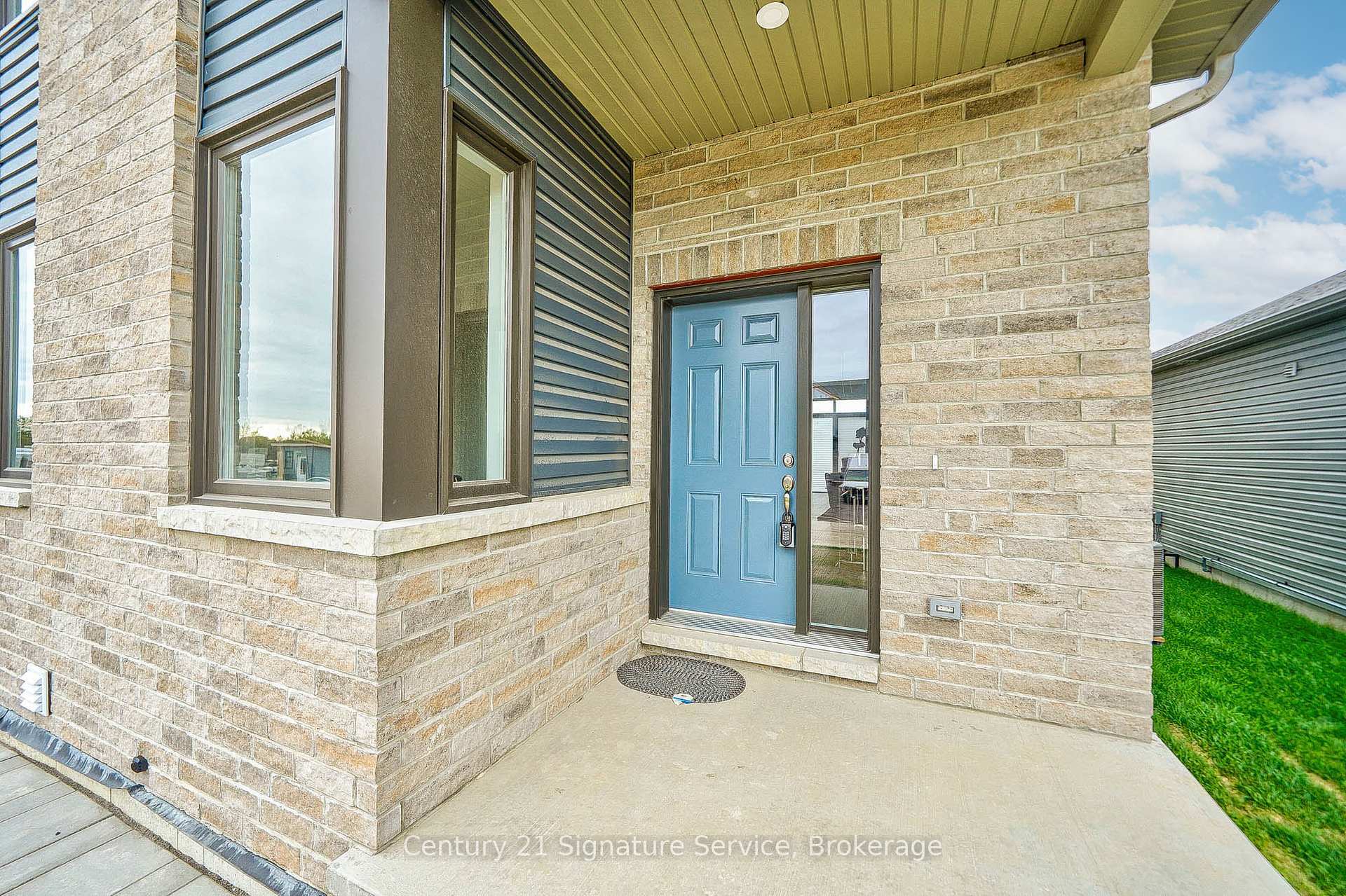 Property Photo: 12 Griffin Street ON K0K 2T0