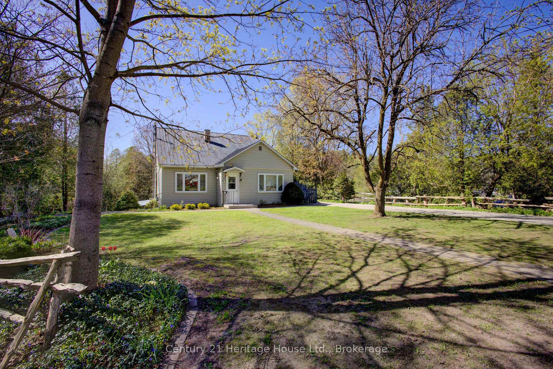 Photo de la propriété: 244 Albert Street N ON N0G 1R0