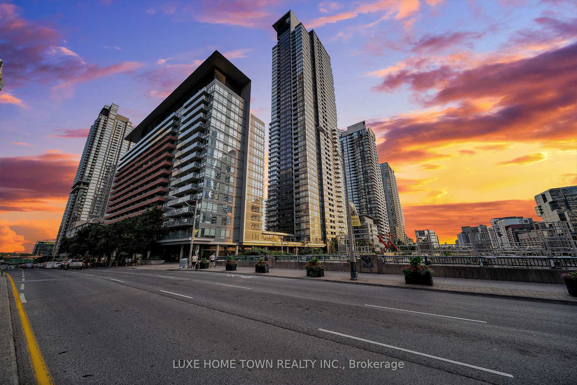 4K Spadina Avenue 711  Toronto ON M5V 3Y9 photo