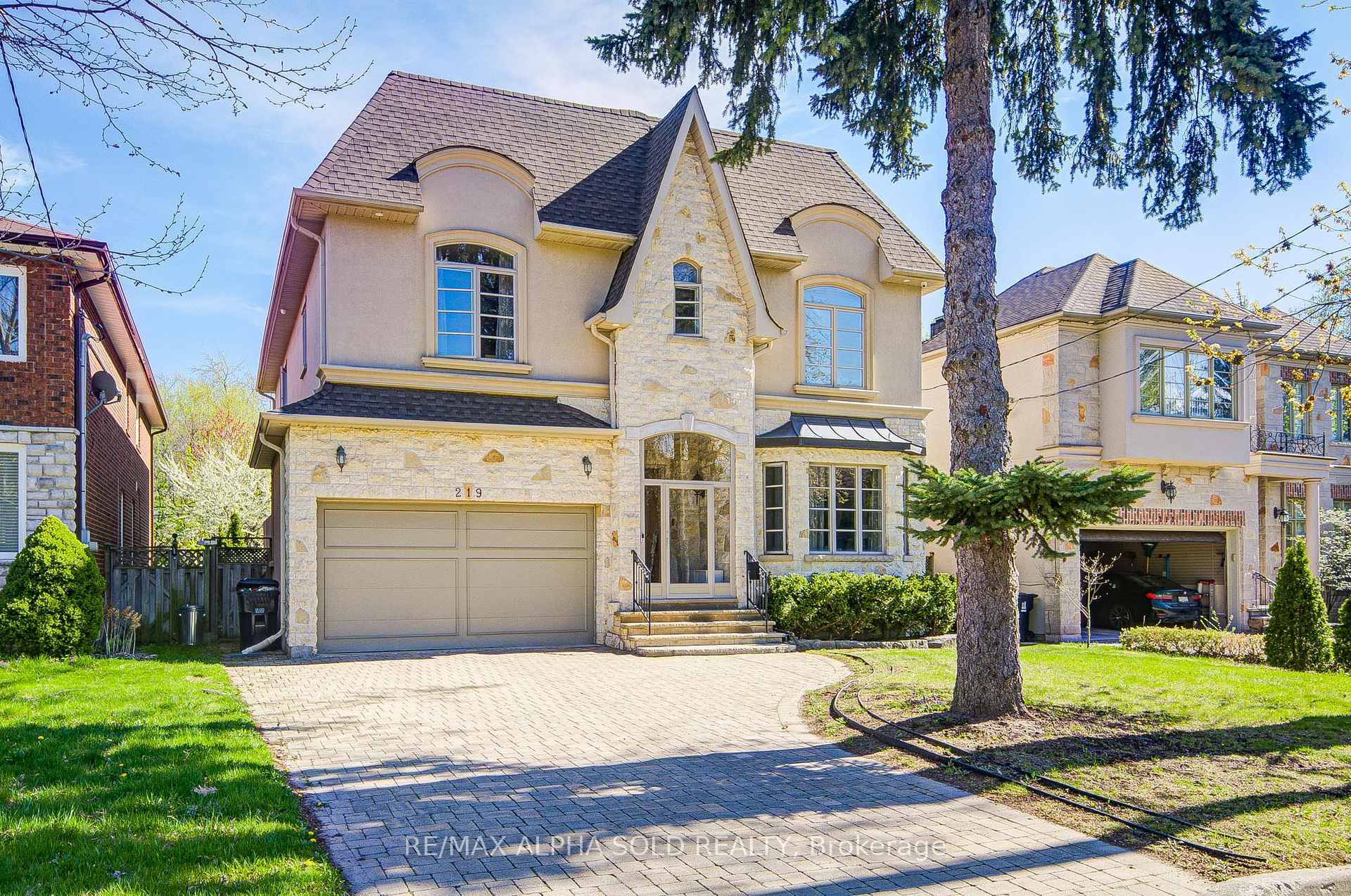 Property Photo: 219 Greenfield Avenue ON M2N 3E2