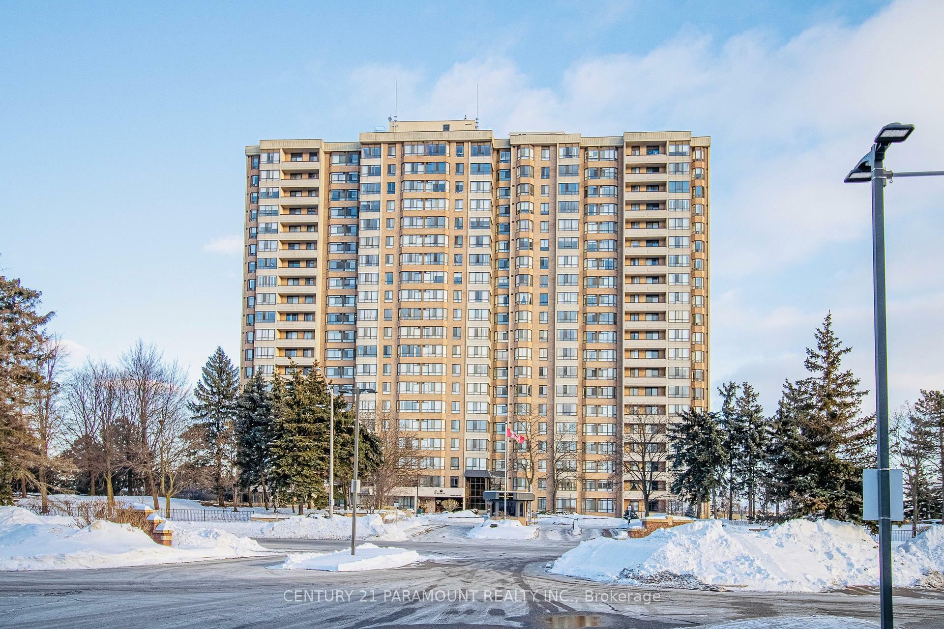 Property Photo: 100 County Ct Boulevard 1802 ON L6W 3X1