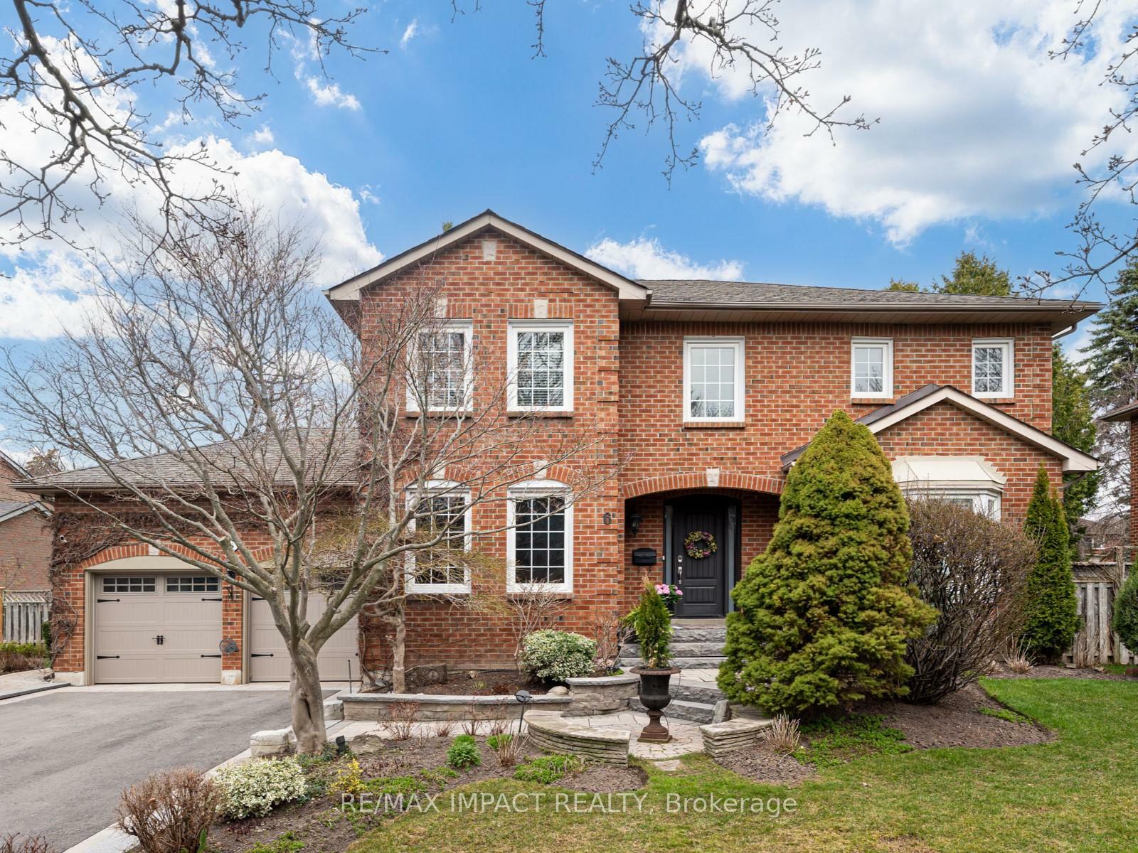 Property Photo: 6 Longford Court ON L1R 1C6