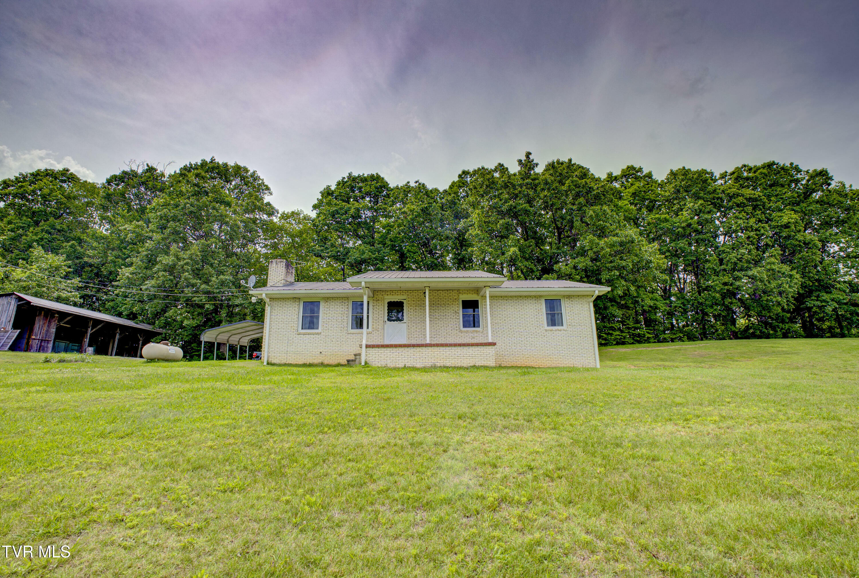 Property Photo: 135 Abc Road TN 37681