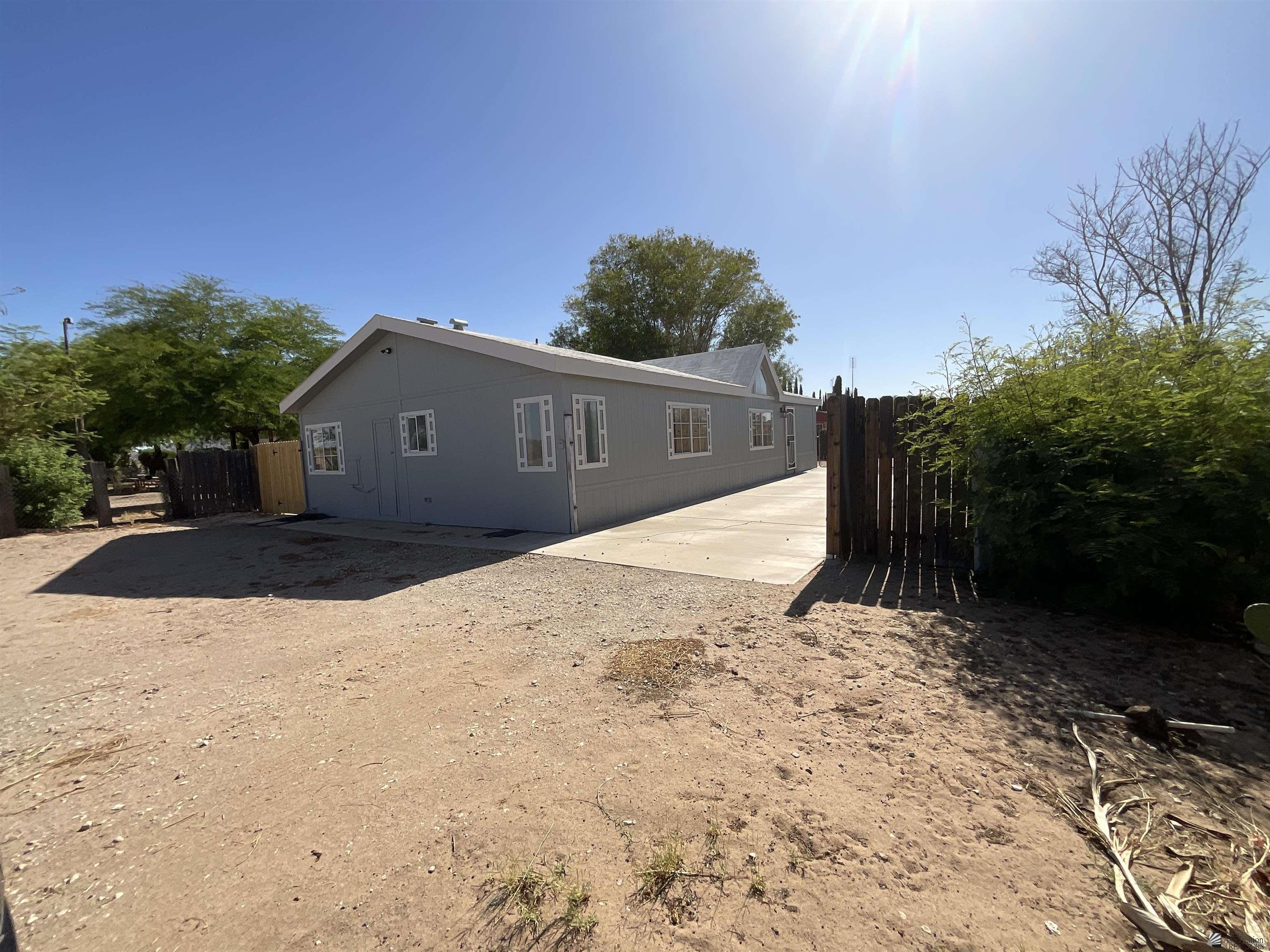 Property Photo: 8858 S Sommer Ave AZ 85356