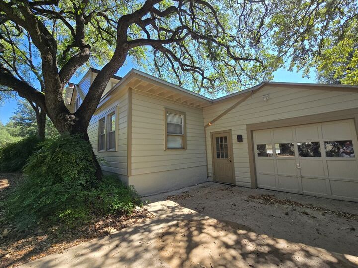 Property Photo: 3207 Cherry Lane TX 78703