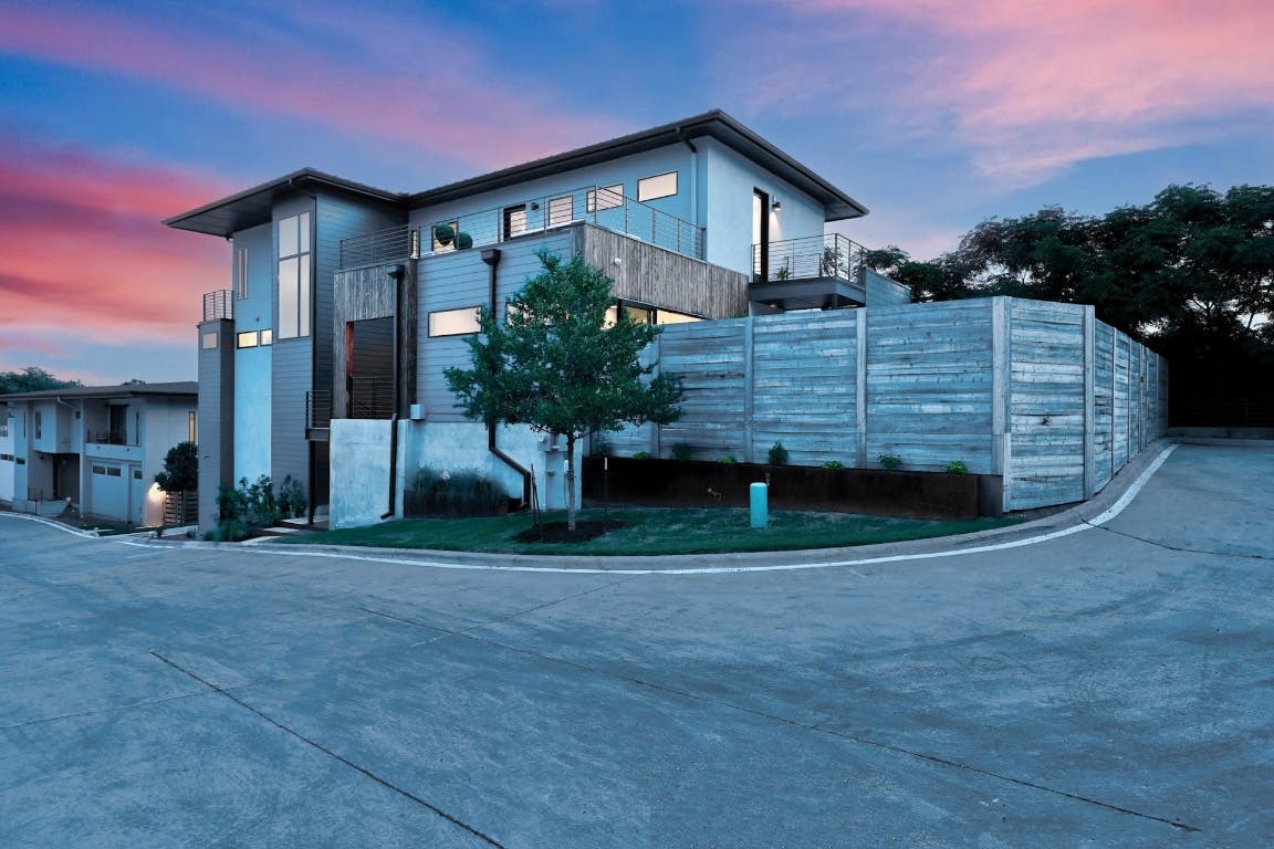 Property Photo: 2800 Del Curto Road 9 TX 78704