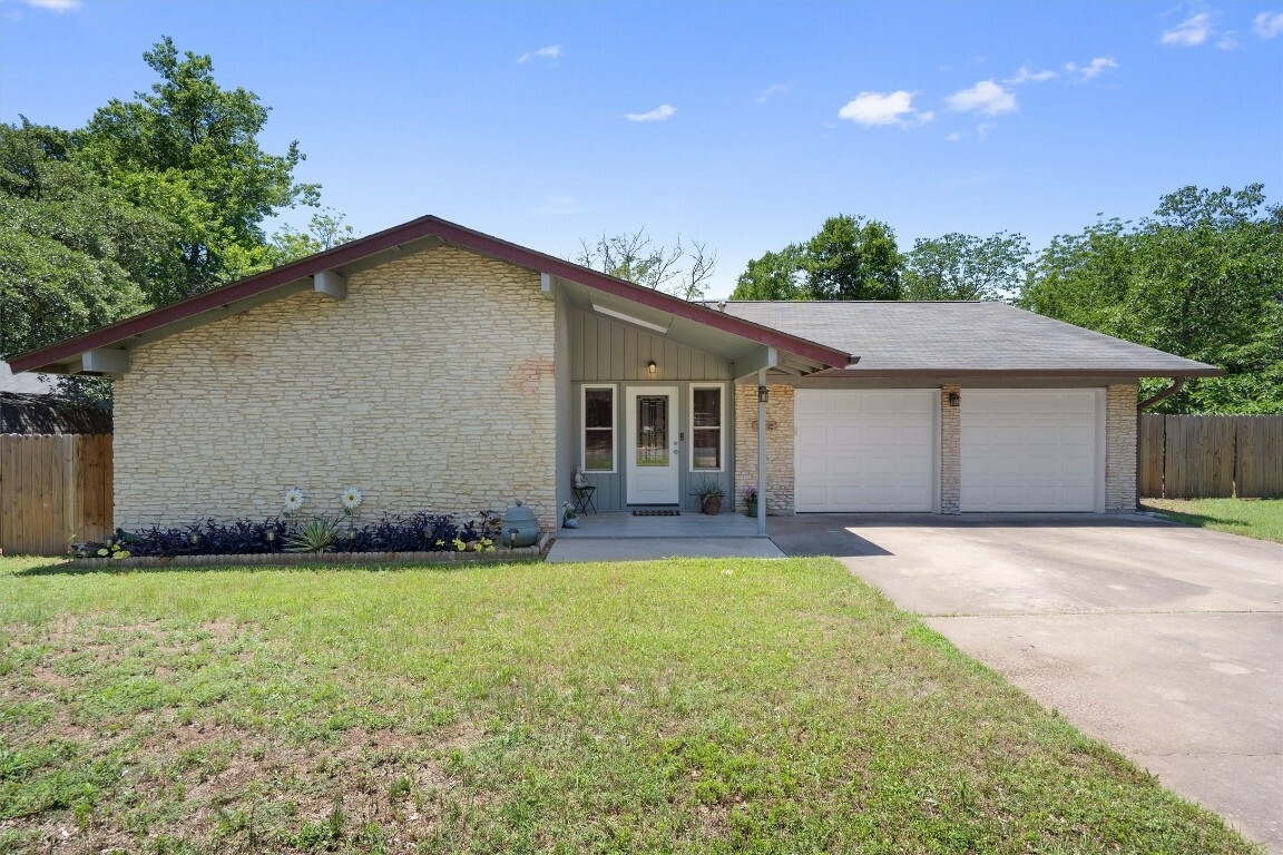 Property Photo: 2007 Matthews Lane TX 78745