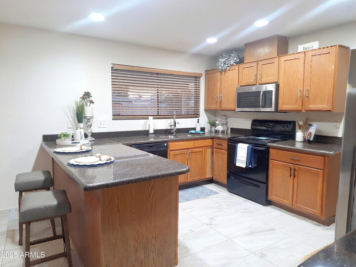 Property Photo: 4004 W Myrtle Avenue AZ 85051