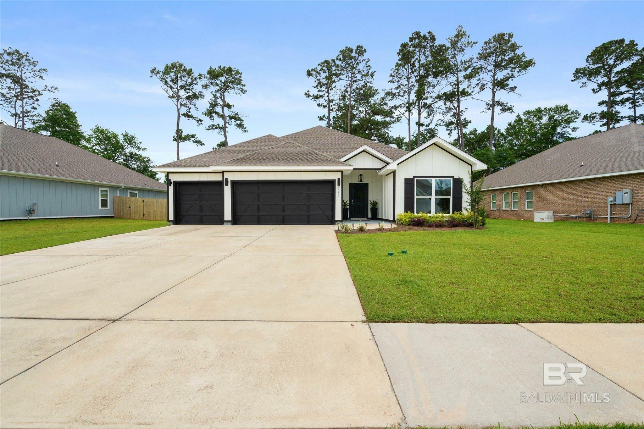 Property Photo: 9294 Amethyst Drive AL 36526