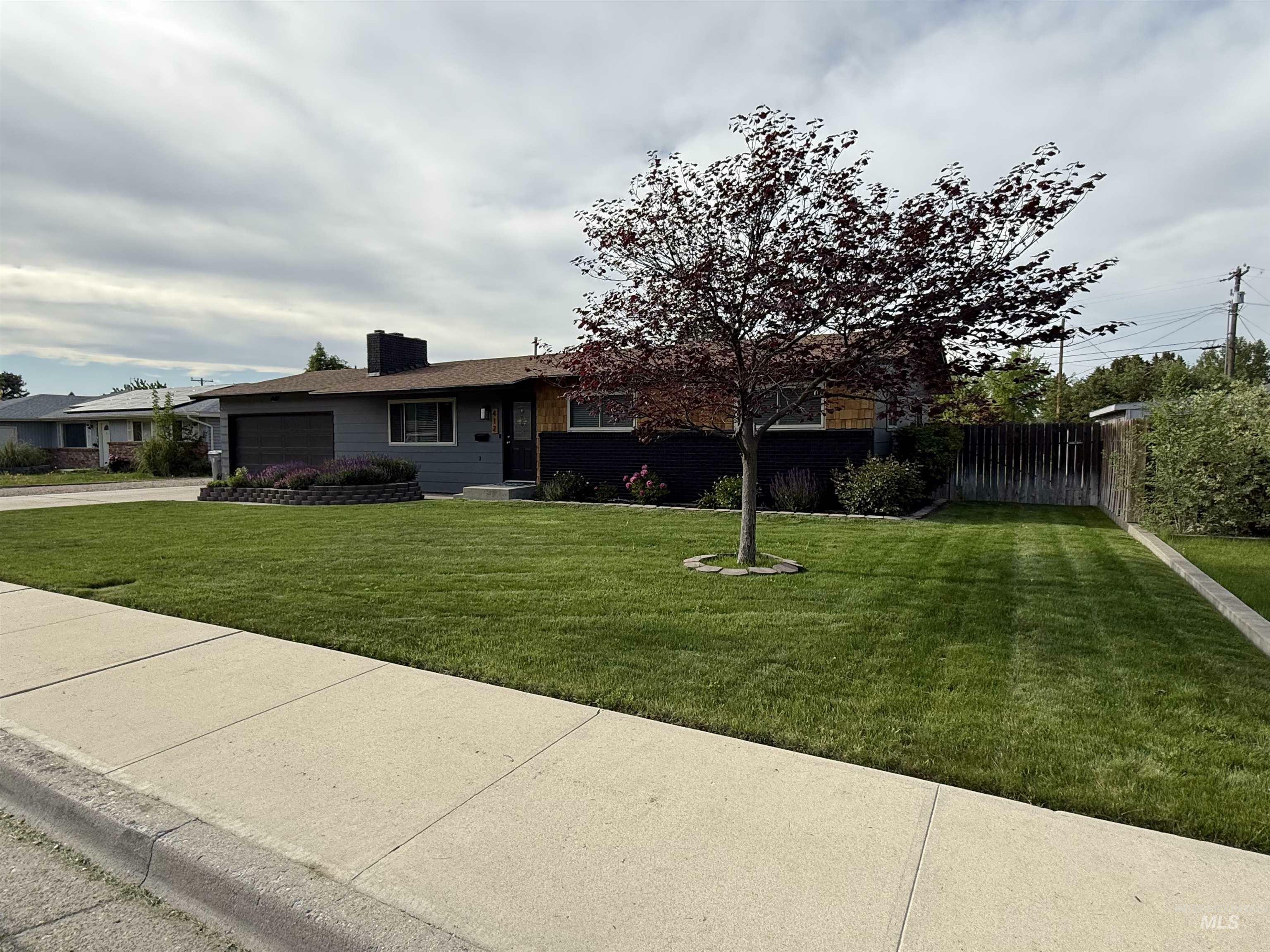 Property Photo: 412 W Dakota Ave ID 83686