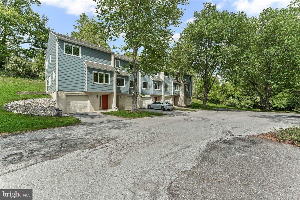 Property Photo: 402 S Point Drive 402 PA 19317