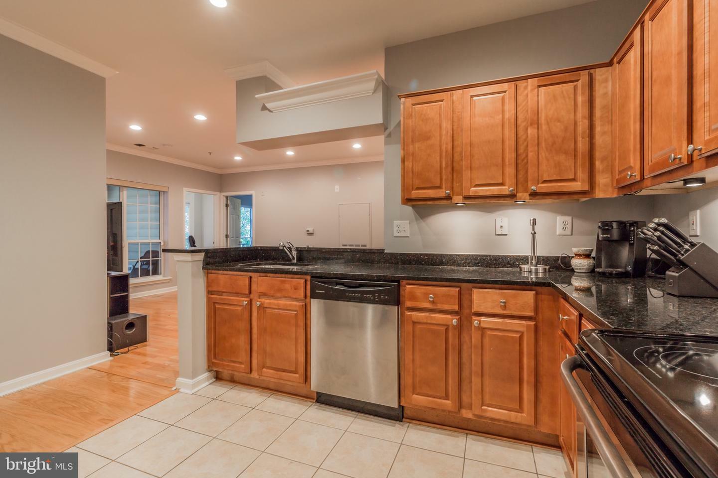Property Photo: 4561 Strutfield Lane 3108 VA 22311