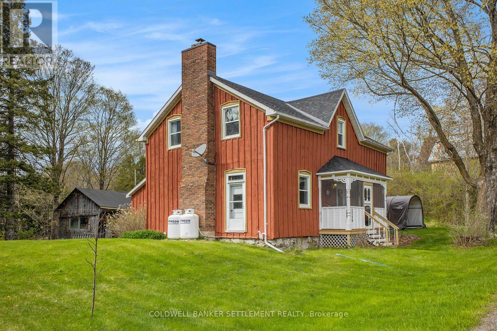 Property Photo: 2296 South Lavant Road ON K0G 1K0