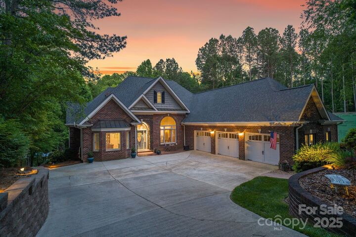 Property Photo: 2200 Capes Cove Drive NC 28673