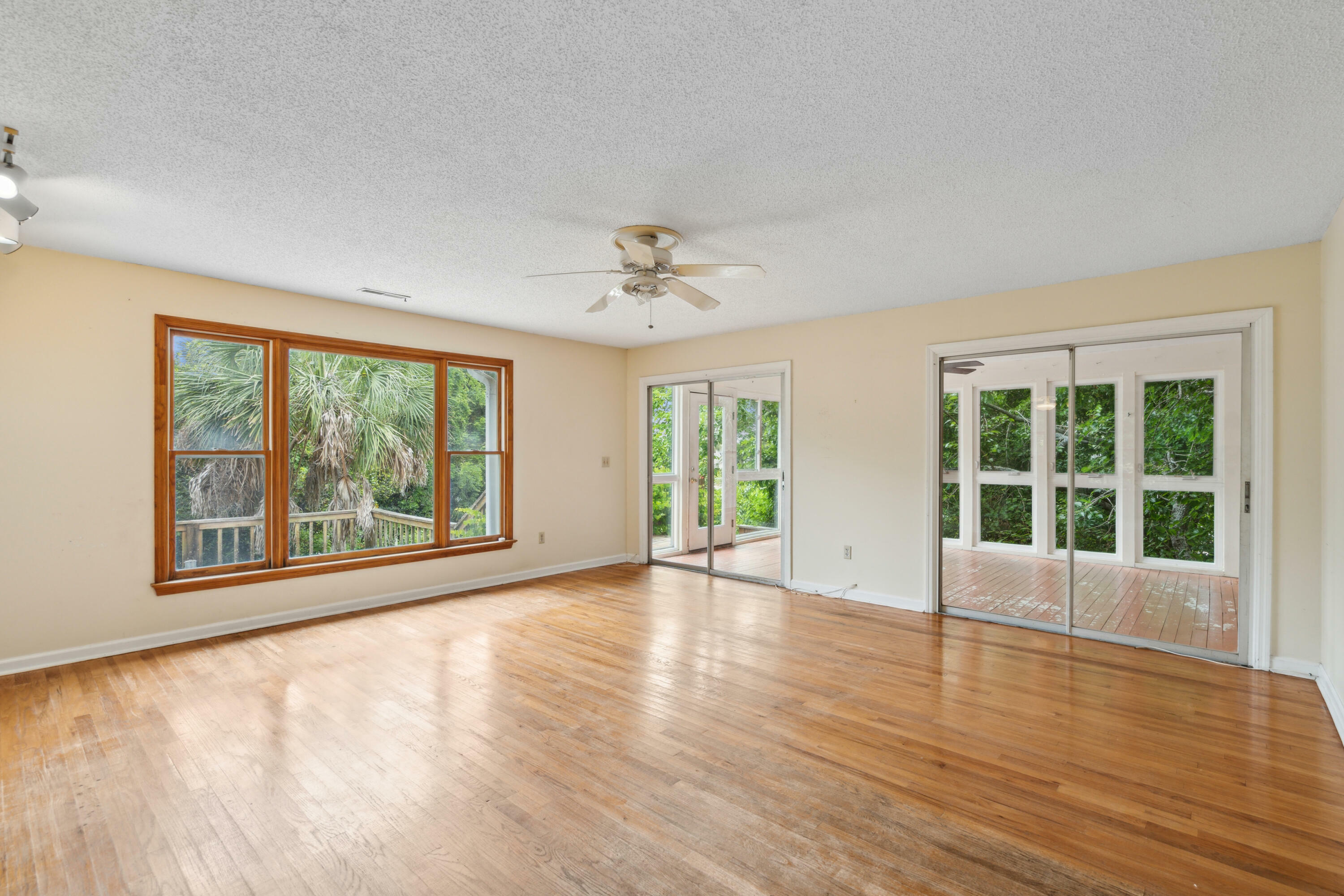 Property Photo: 3109 Ion Avenue SC 29482