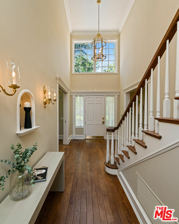 Property Photo: 5404 Topeka Dr CA 91356