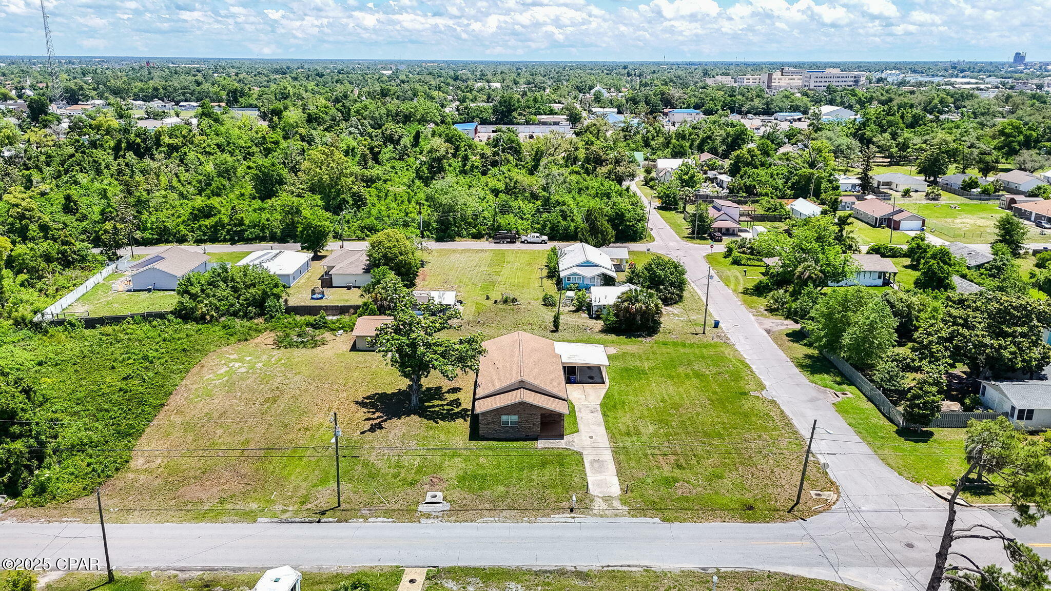 Property Photo: 802 Magnolia Avenue FL 32401