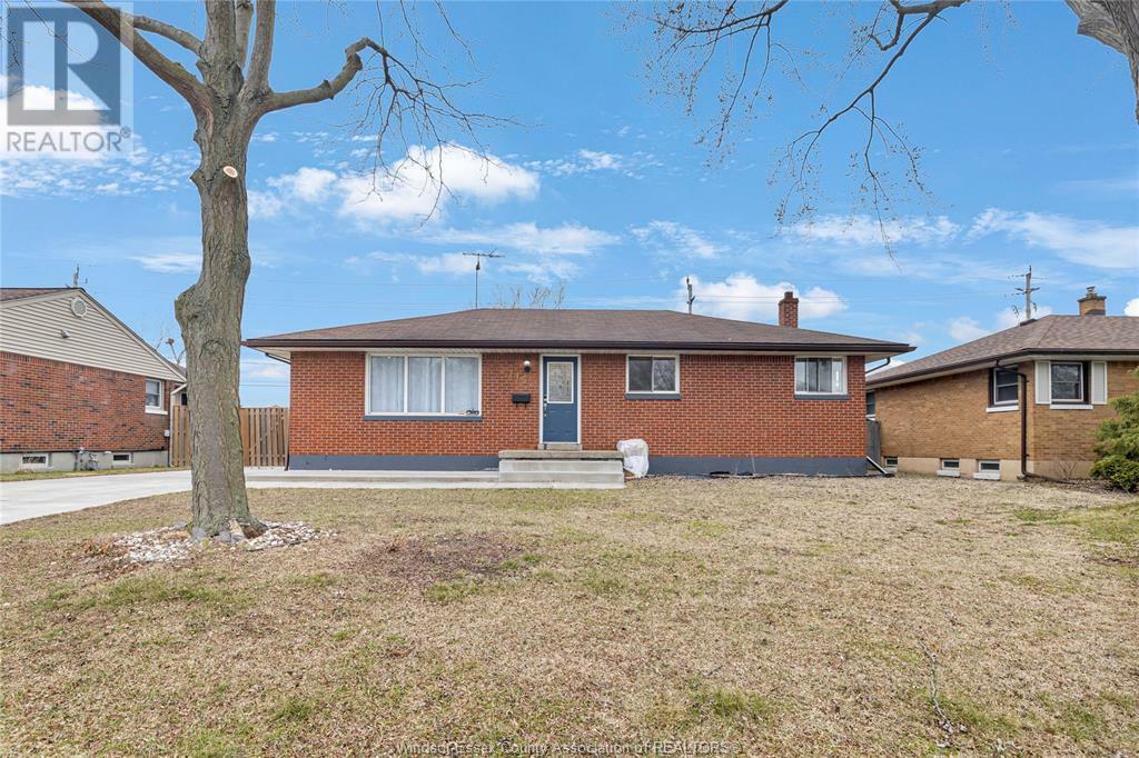 Photo de la propriété: 2715 Askin Avenue ON N9E 3H9