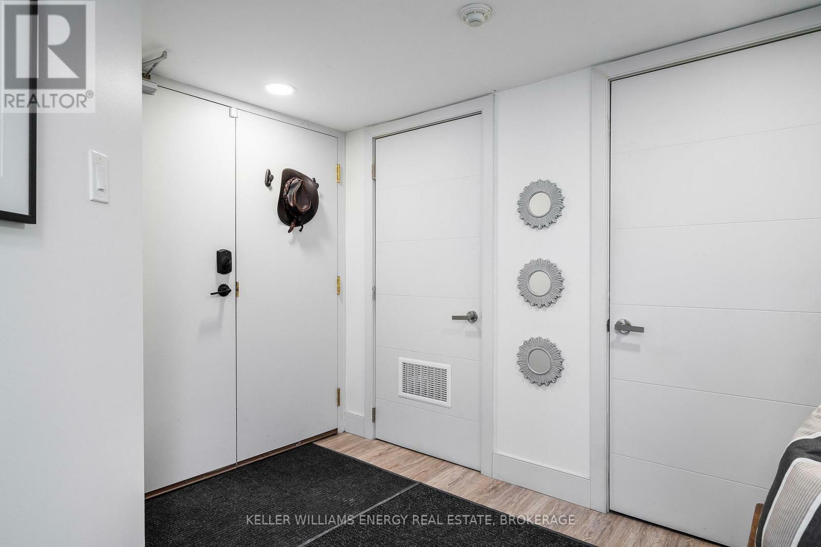 Property Photo: 24 Ramblings Way 901 ON L9Y 5C6